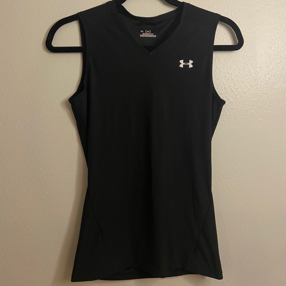 SIZE S/M UNDER AMOUR WORKOUT TANK!